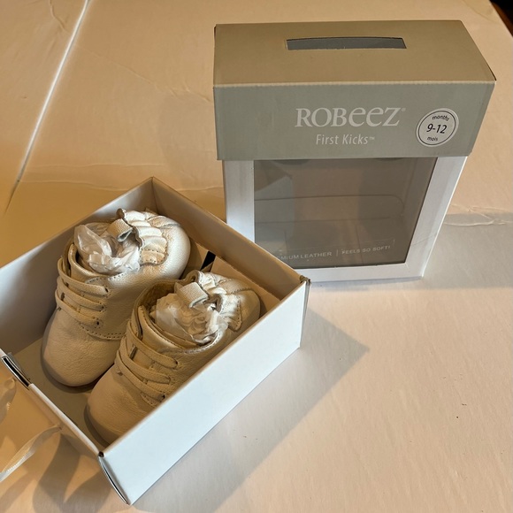 Robeez Shoes Robeez First Kicks White Poshmark